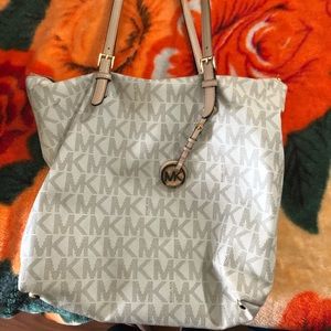 Michael kors tote